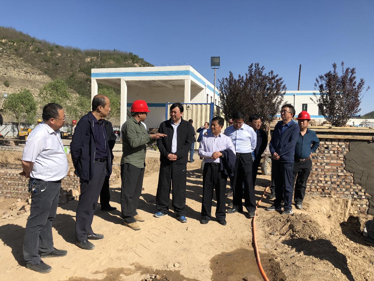 延安市安塞区长曹振宇到水环境公司安塞区第二污水处置厂现场视察