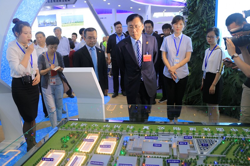 lewin乐玩官网集团携“绿水青山”亮相丝博会｜副省长魏增军参观