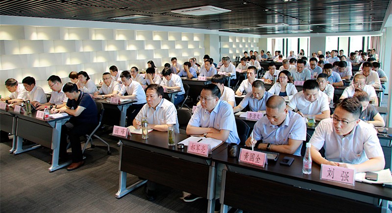 熊良虎在讲主题教育党课时指出：不忘初心铸党魂、服膺使命勇担任，永做新时期高质量发展的奋斗者