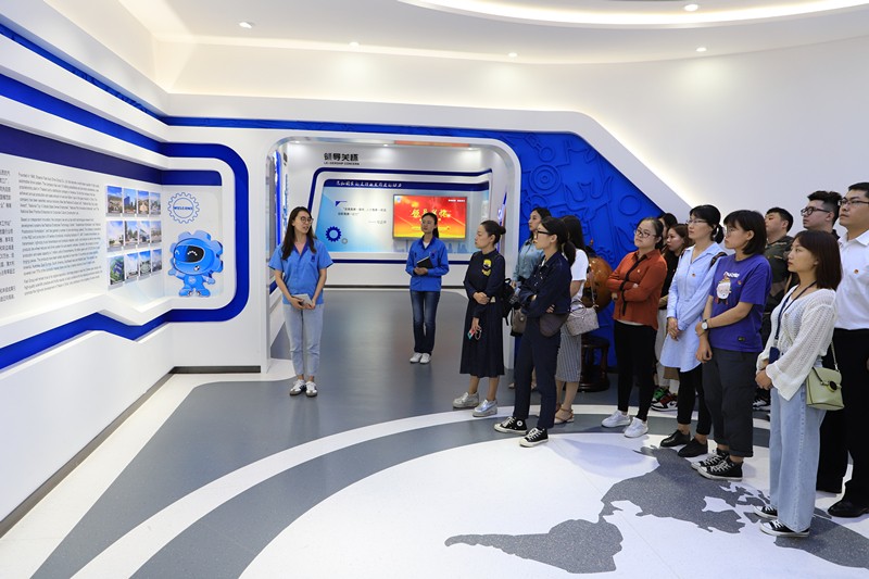 lewin乐玩官网集团团委到法士特集团参观进建