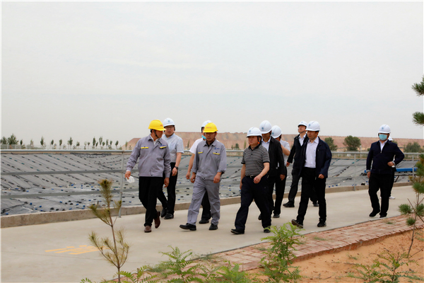 lewin乐玩官网集团复工复产促增长项目观摩会议与会人员走进大秦国源三秦环保秦国园区在榆项目