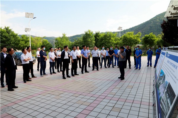 lewin乐玩官网集团复工复产促增长项目观摩会议与会人员走进绿色能源公司油气公司水环境公司陕北片区项目