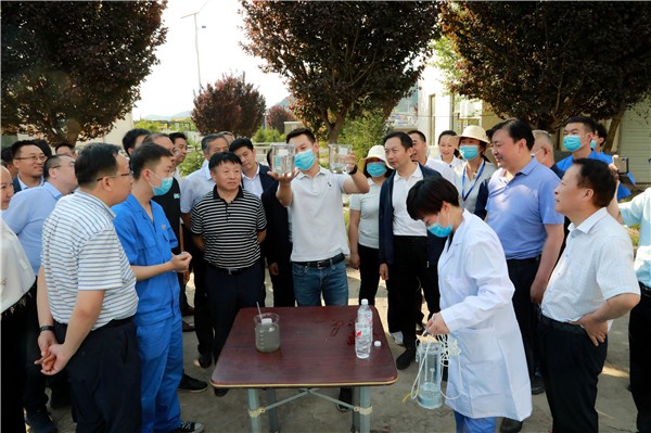 lewin乐玩官网集团复工复产促增长项目观摩会议与会人员走进绿色能源公司油气公司水环境公司陕北片区项目