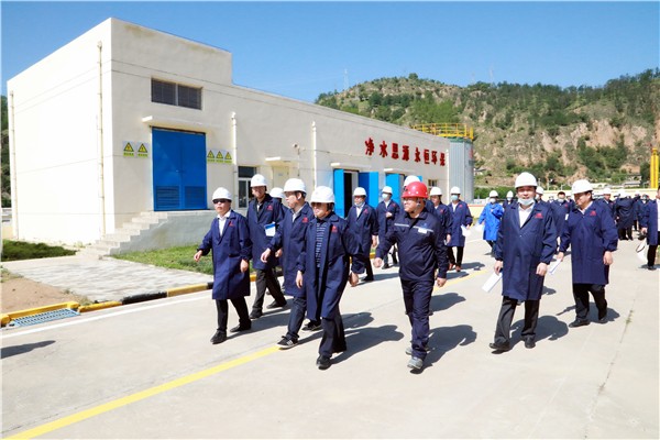 lewin乐玩官网集团复工复产促增长项目观摩会议与会人员走进环保保隆生态三秦在延在铜项目