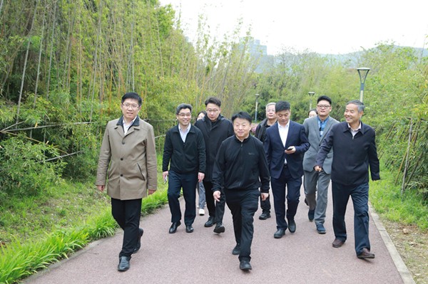 熊良虎赴清华苏州环境创新钻研院调查调研
