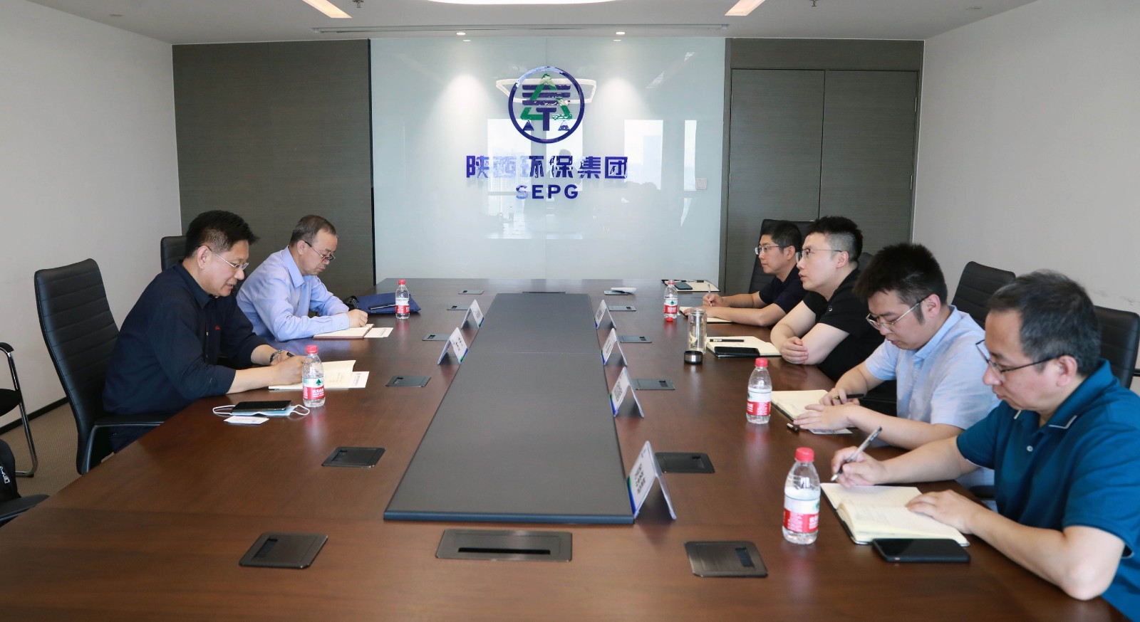 lewin乐玩官网集团与山东山大华特科技股份公司互换座谈