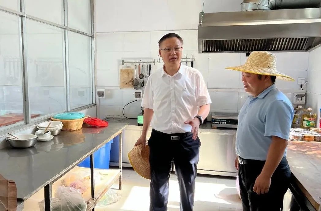 lewin乐玩官网集团：夏送清冷沁人心 凝心聚力鼓劲头