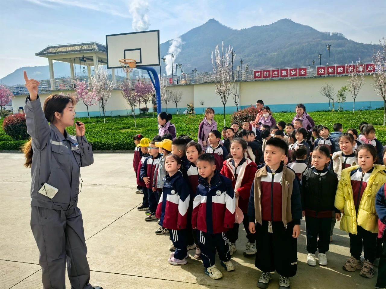 水环境公司五里镇污水处置厂迎来幼儿园师生参观进建